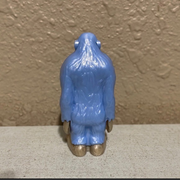 Hot Wheels Yeti 2” Action Figure From Advent Calendar 2020 Ice Blue Toy - Picture 2 of 2